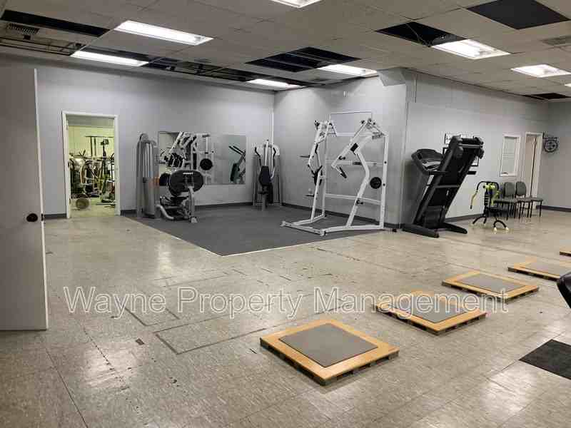 546 2nd St #3 - Photo 7 of 12