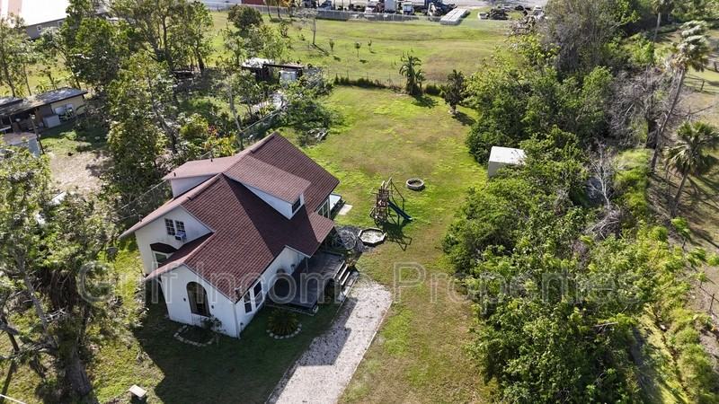 2219 24th Ave E - Photo 3 of 25