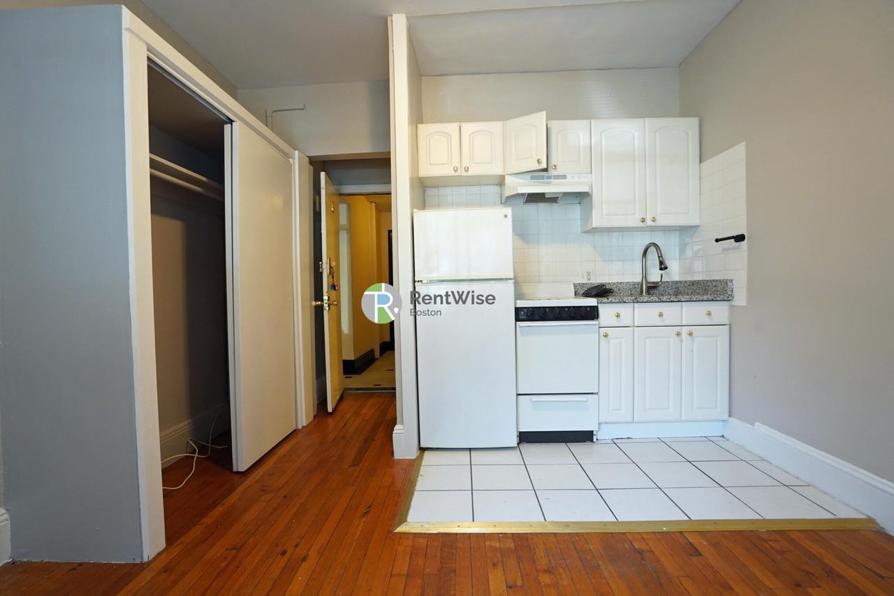 50 Park Vale Ave #18 - Photo 3 of 12