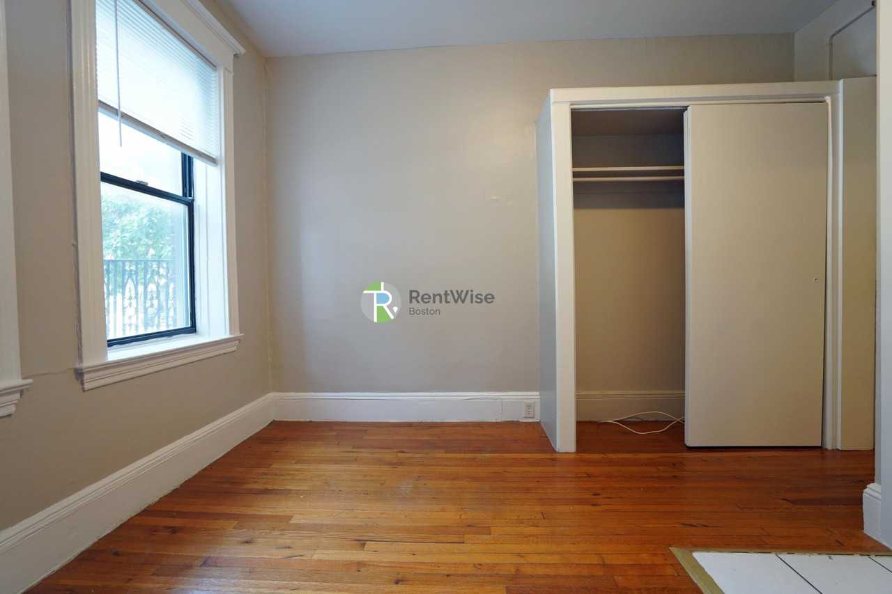 50 Park Vale Ave #18 - Photo 5 of 12