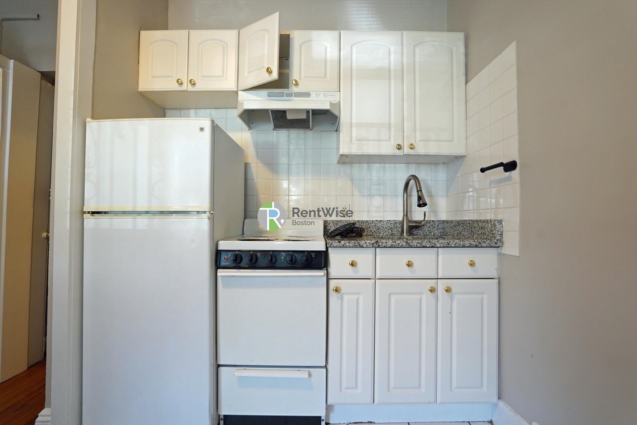 50 Park Vale Ave #18 - Photo 6 of 12