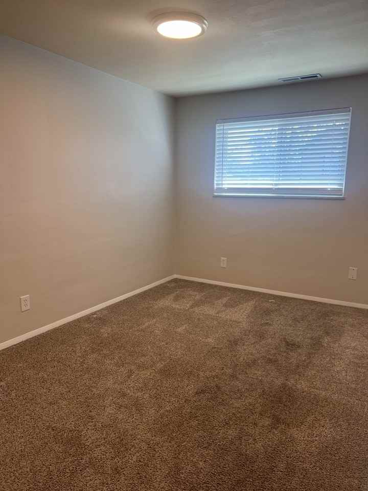 1005 E Pearl St - Photo 2 of 10