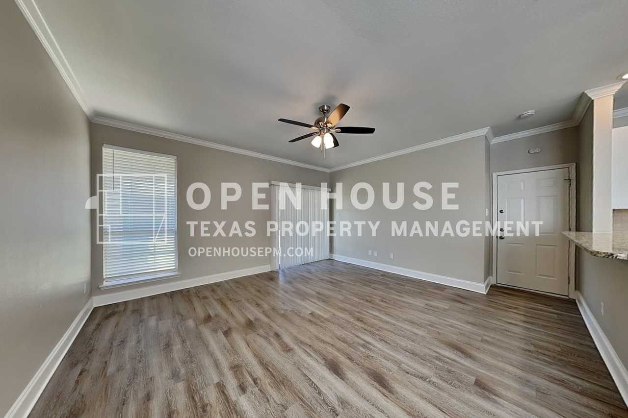 806 Kipling Dr - Photo 3 of 20