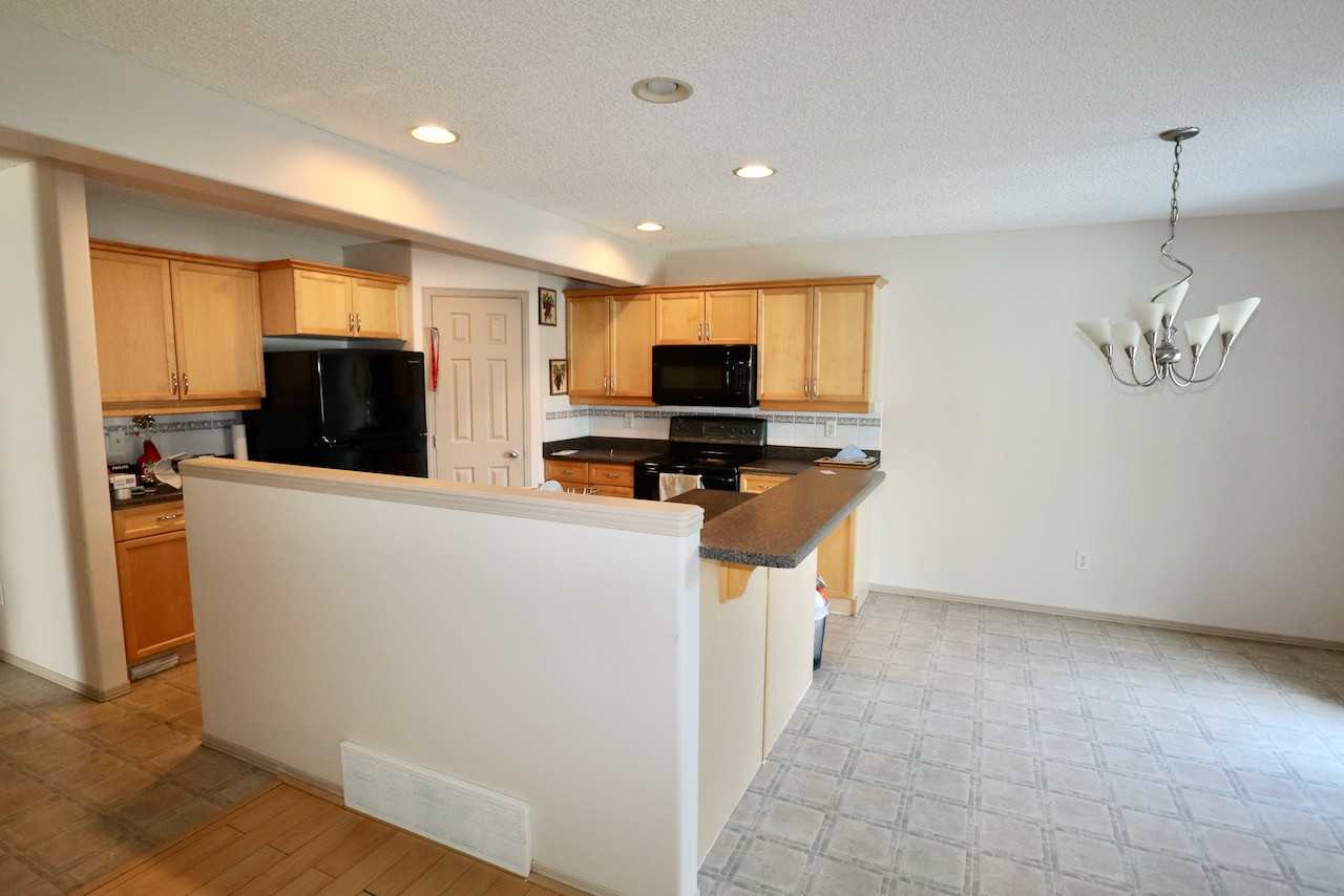 3756 22 St Nw - Photo 3 of 15