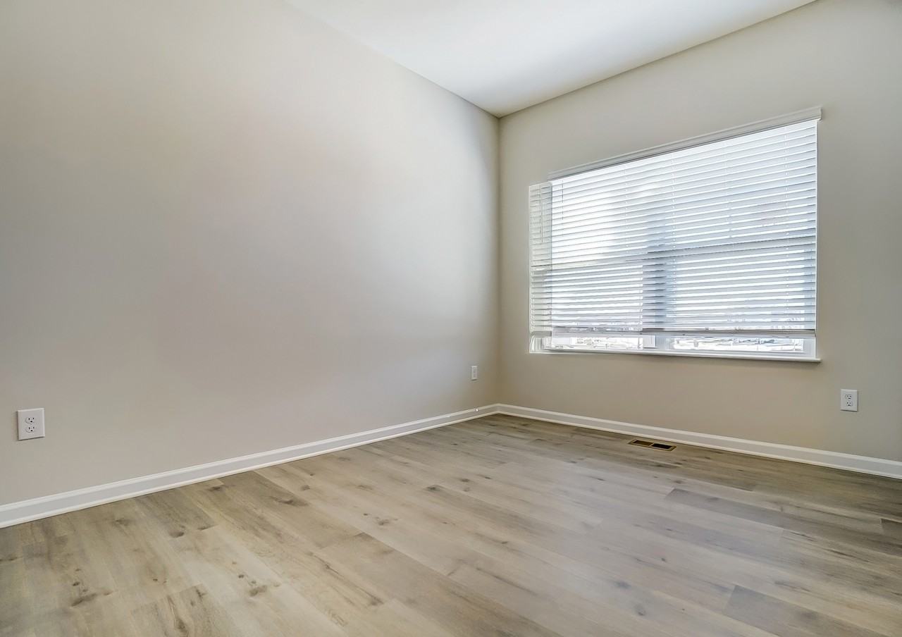 1807 Oak Cv - Photo 3 of 33