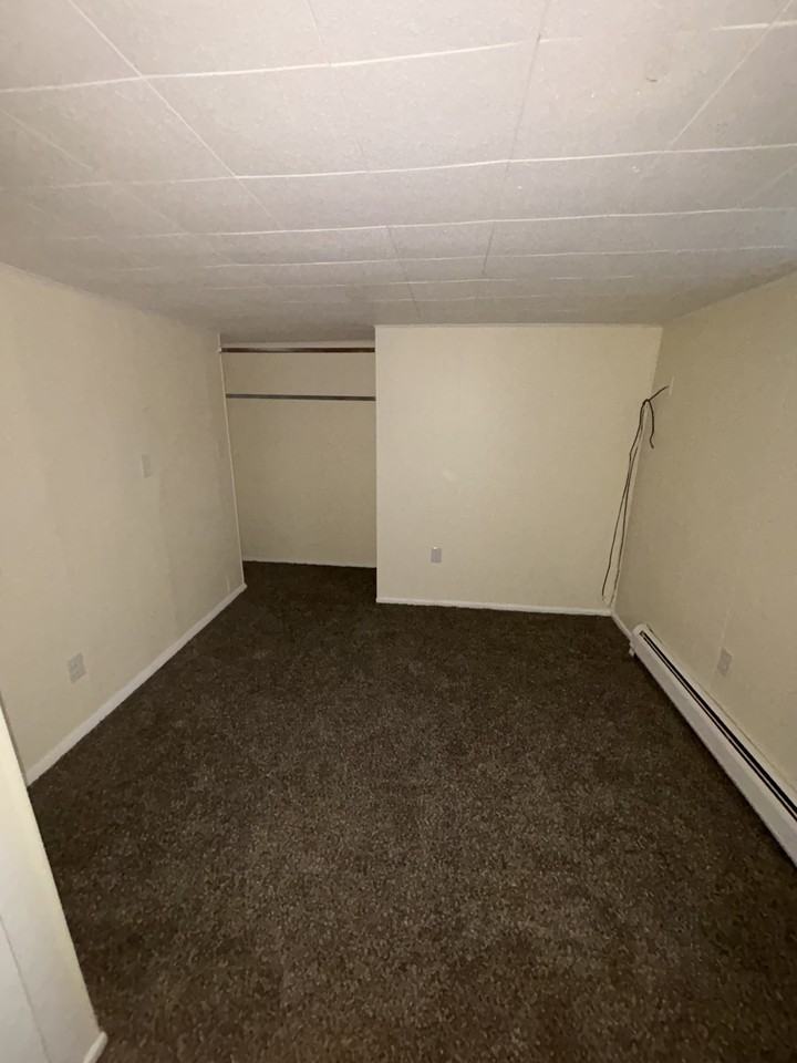 1009 Division St - Photo 4 of 8