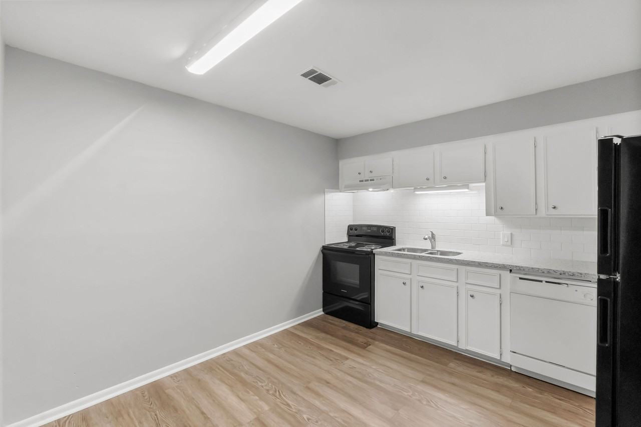808 Denison Ave #3 - Photo 7 of 12