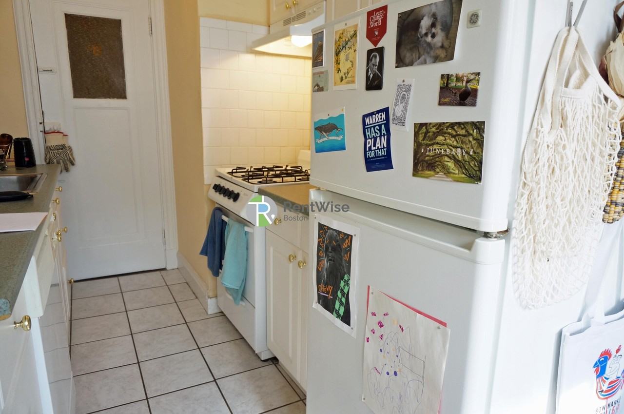 44 Quint Ave #8 - Photo 7 of 10