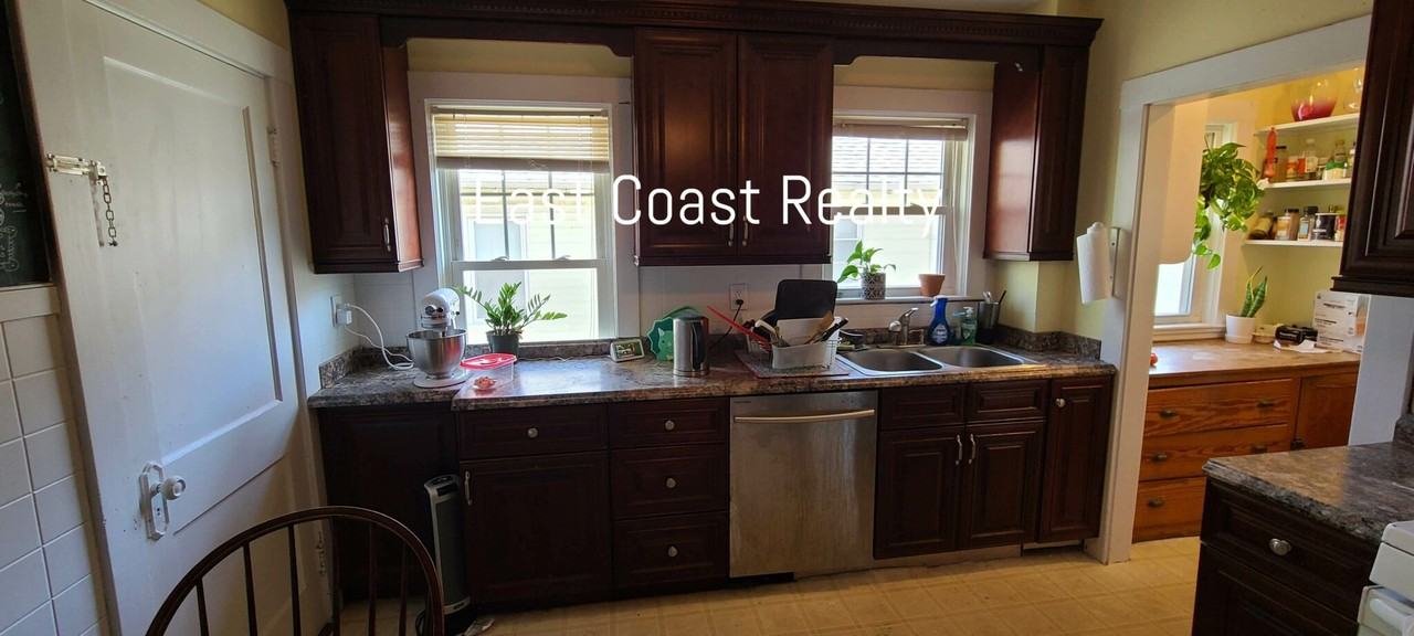 45 Hobart St #2 - Photo 3 of 20