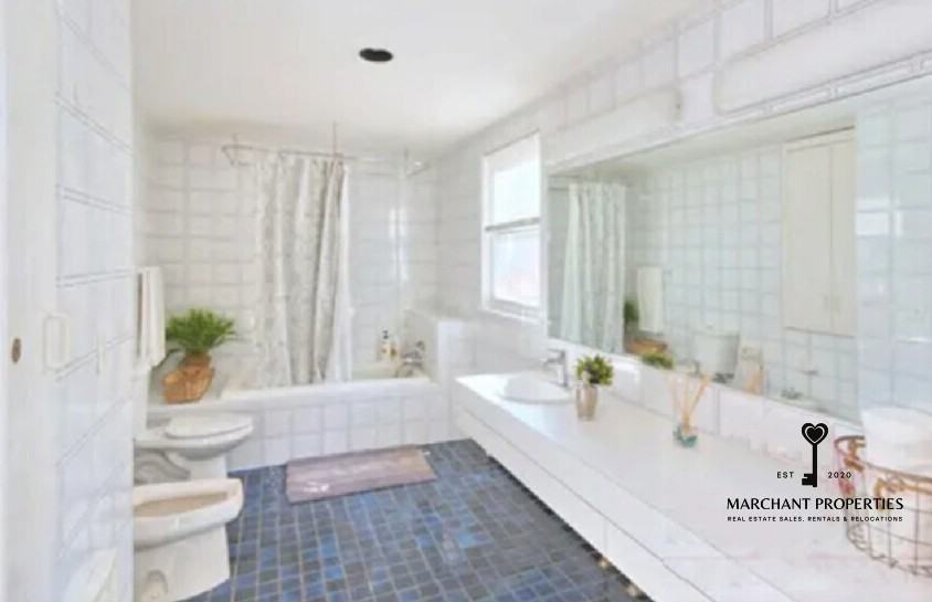 1002 Memorial Dr #2 - Photo 3 of 27