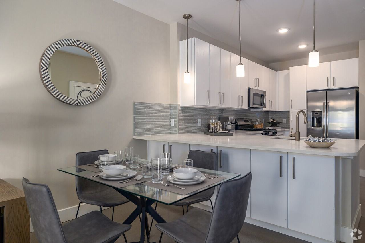 1825 San Jacinto St - Photo 2 of 8