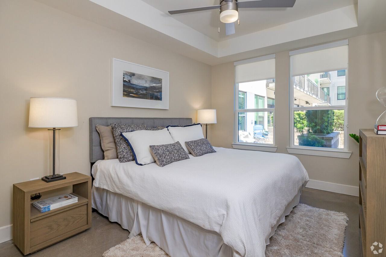 1825 San Jacinto St - Photo 3 of 8