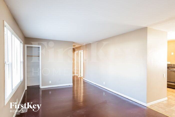 2721 E 66th St - Photo 3 of 15