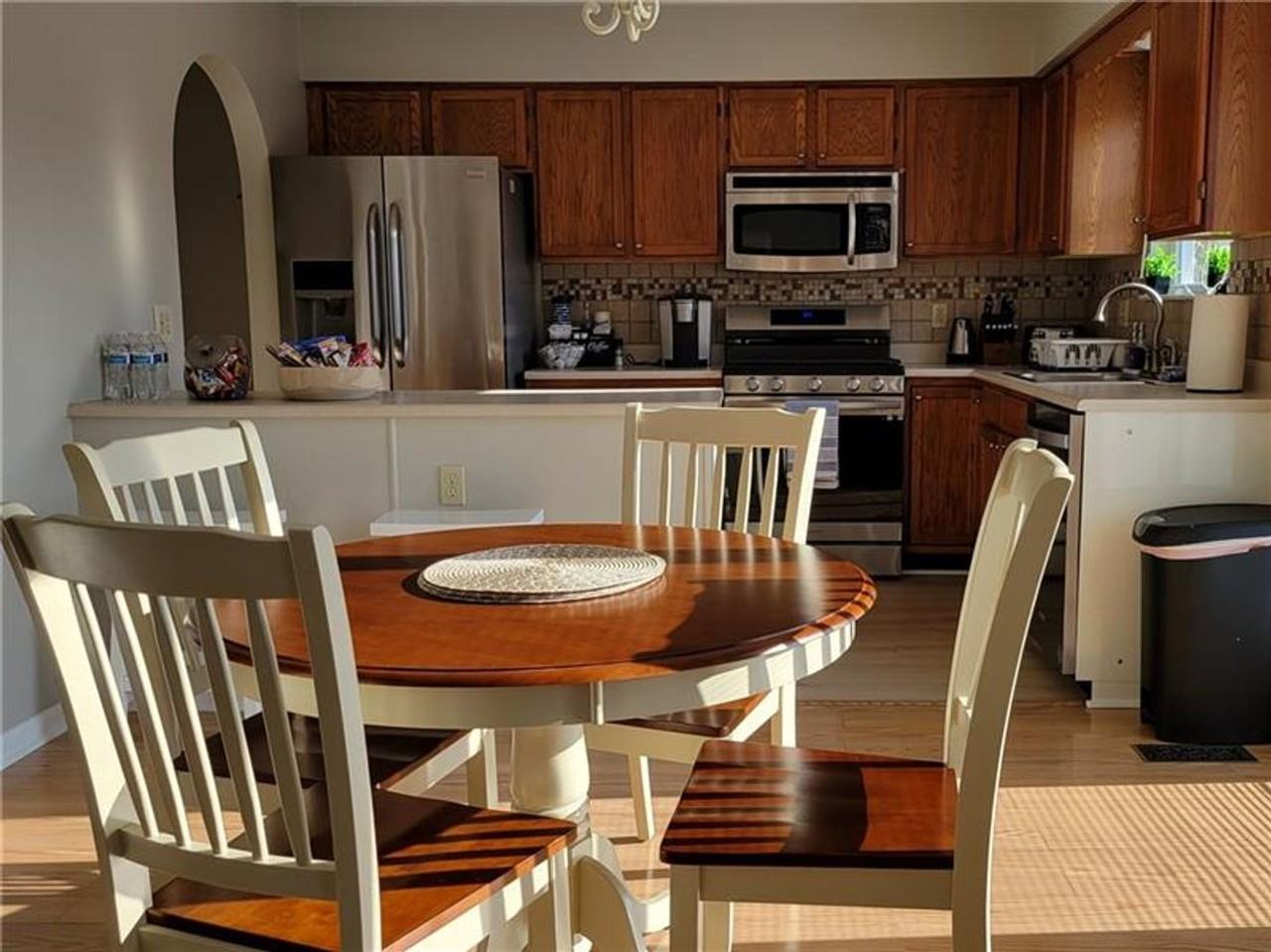 1421 Sandstone Dr - Photo 4 of 35