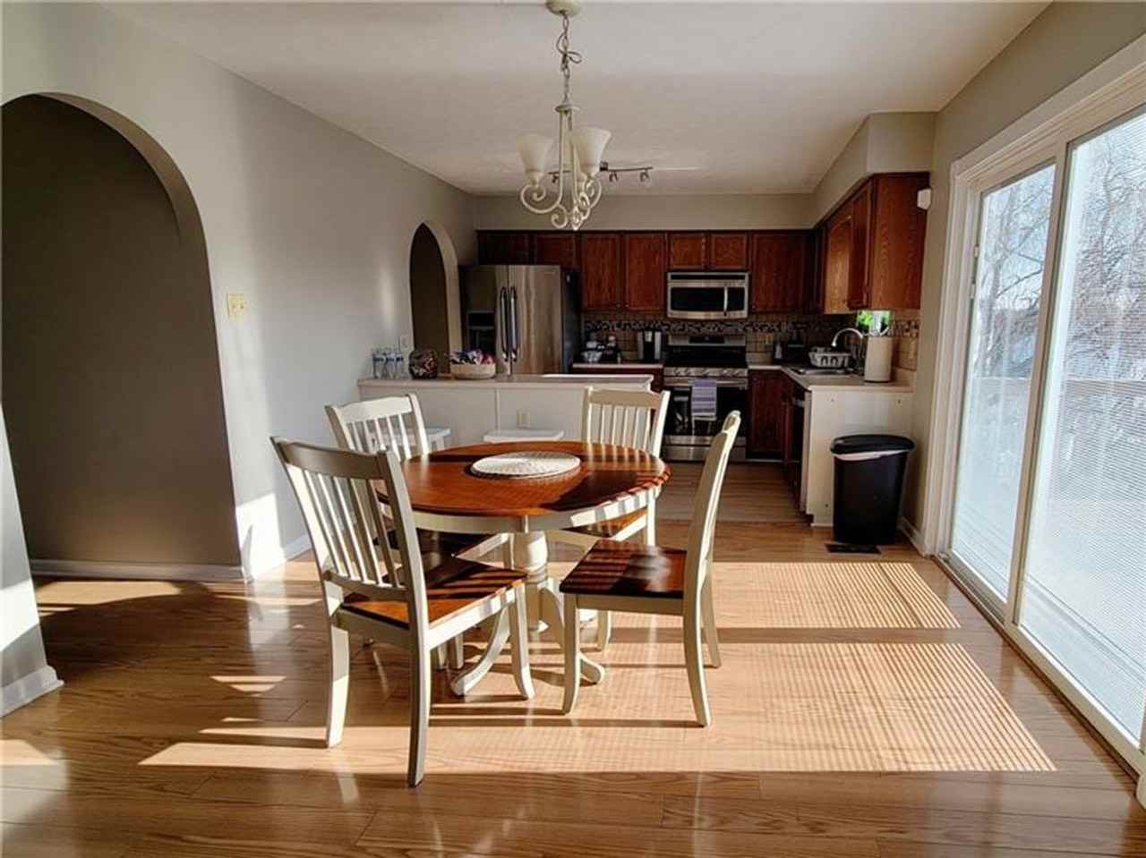 1421 Sandstone Dr - Photo 5 of 35