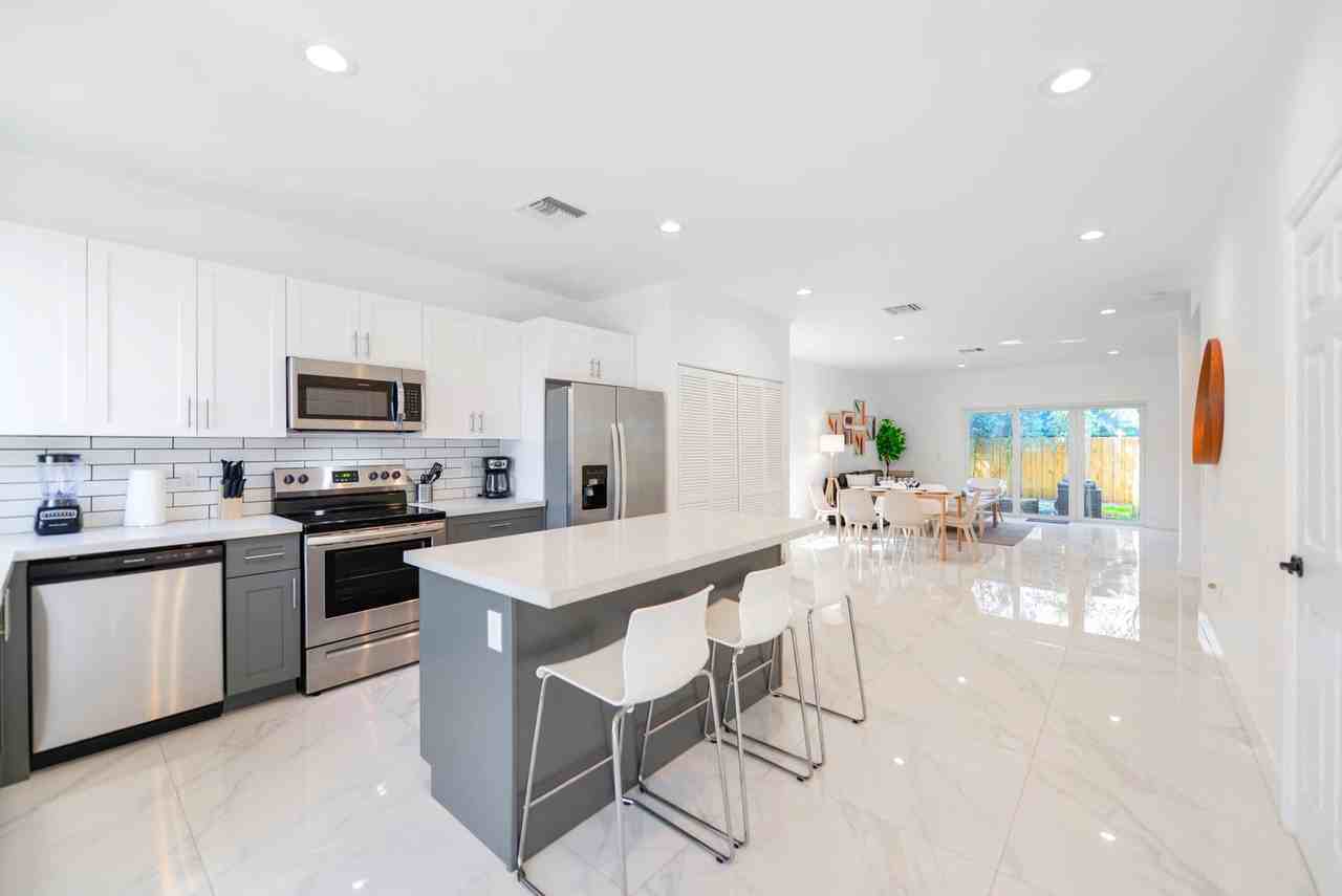 1175 Nw 26th St #1022299P - Photo 5 of 18