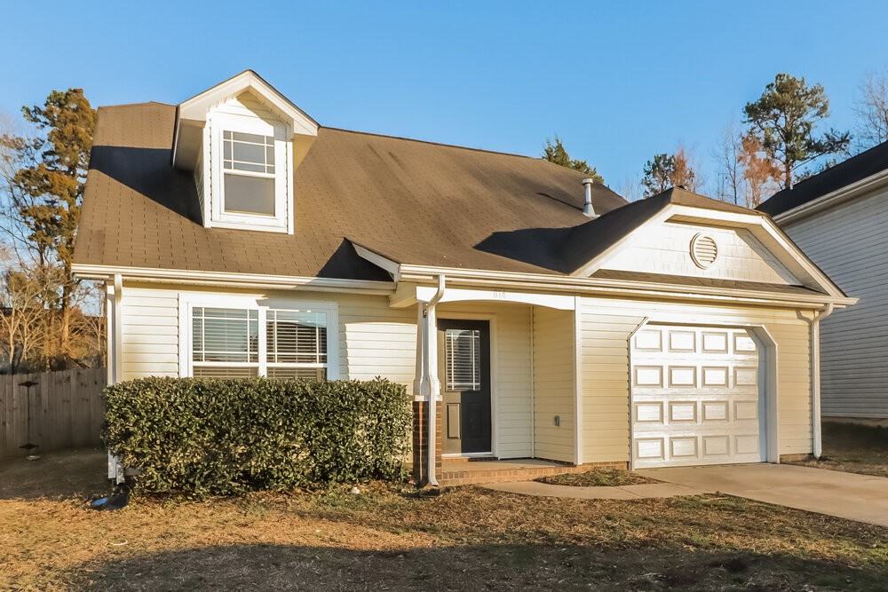 814 Oakshire Cir - Photo 4 of 15