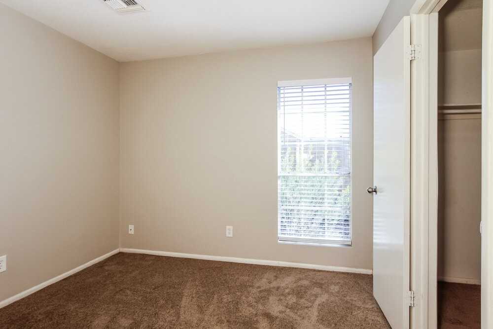 6529 N 74th Dr - Photo 4 of 16