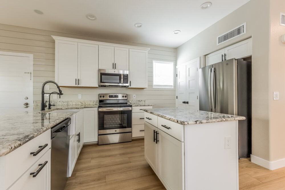 1390 S Longspur Ln - Photo 7 of 17