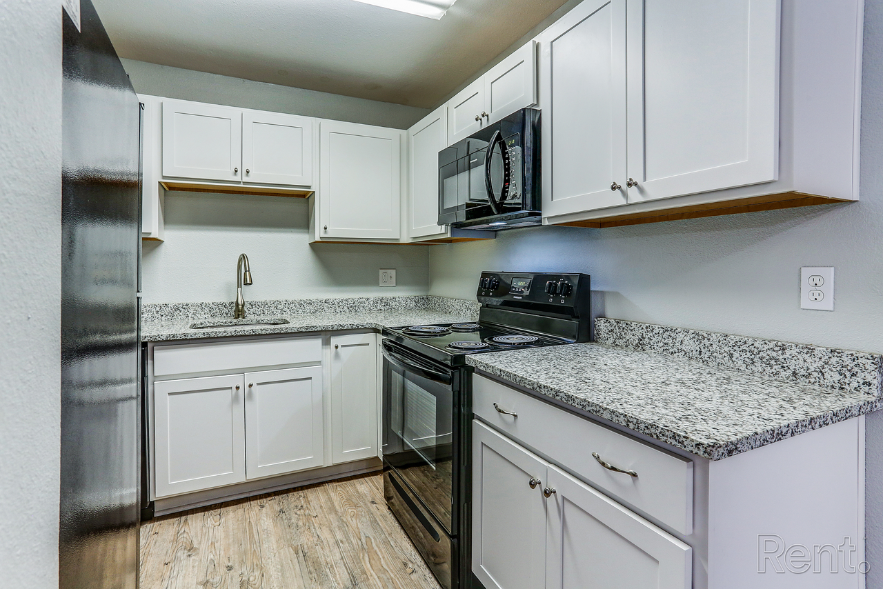 Jefferson Arms - Photo 2 of 86