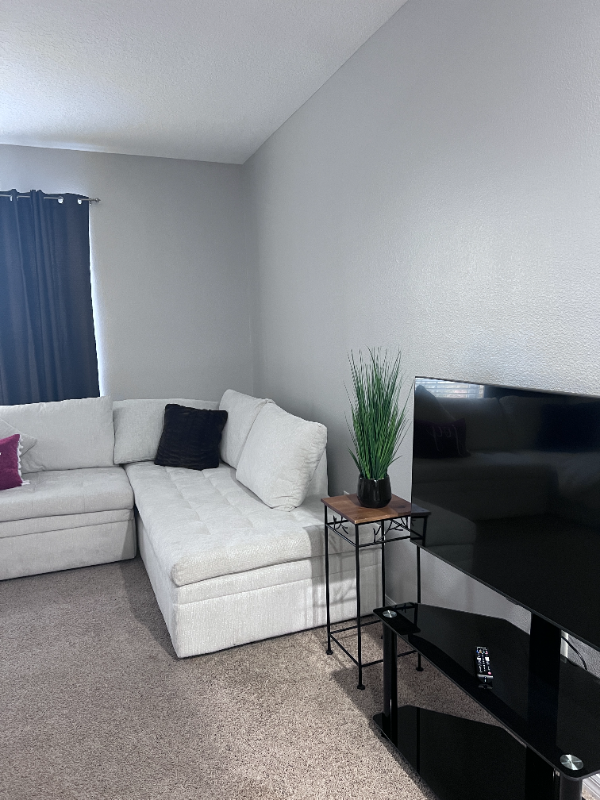 2410 Middleton Grove Dr - Photo 3 of 10