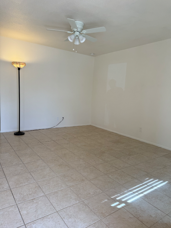 2237 Davis Ave - Photo 3 of 14