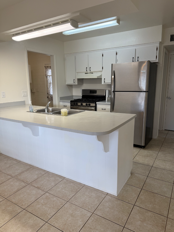 2237 Davis Ave - Photo 5 of 14