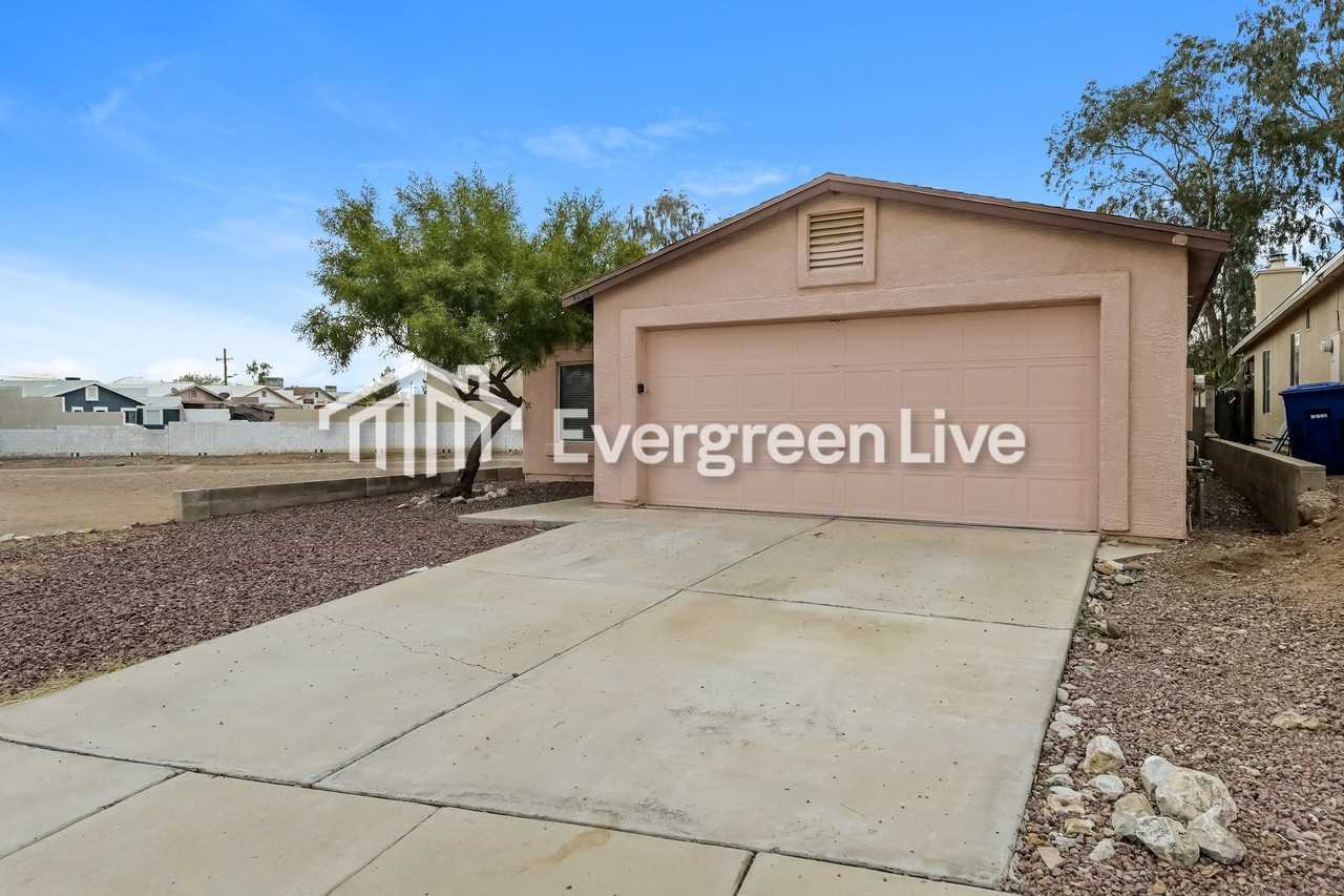 1801 W Calle Guadalajara - Photo 2 of 20