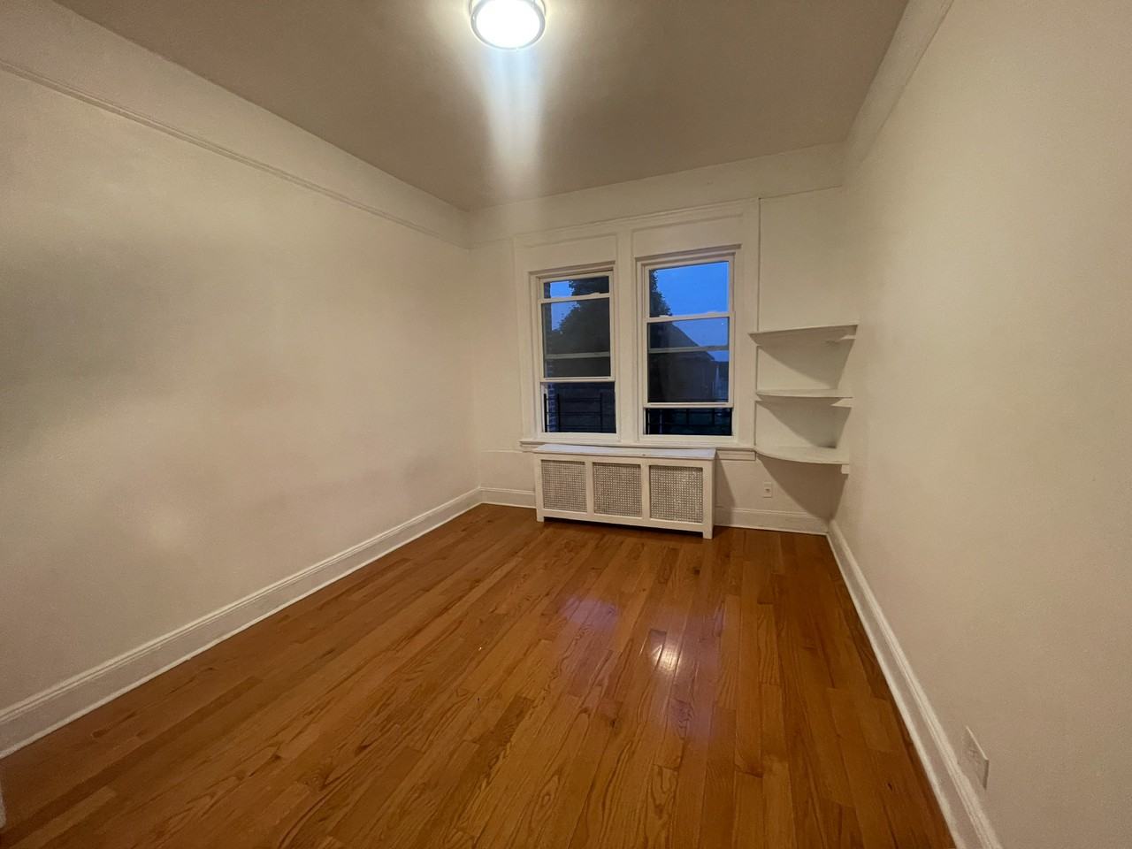 2911 Laconia Ave - Photo 2 of 7