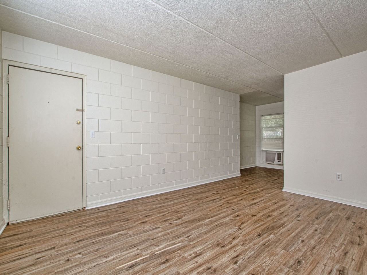 Parkview Apartments - Photo 3 of 13