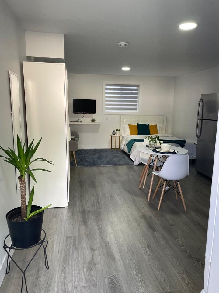 96 Ave & 114 St - Photo 2 of 13