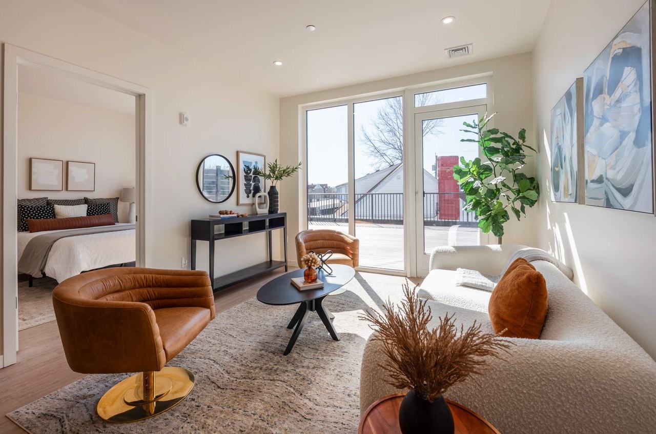 West of One - Photo 4 of 46