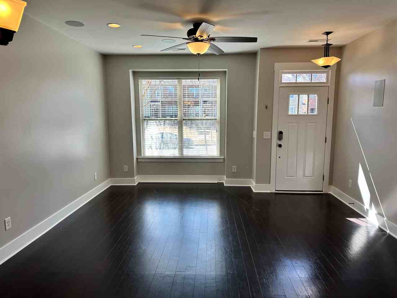 3235 Moss Ln - Photo 2 of 30