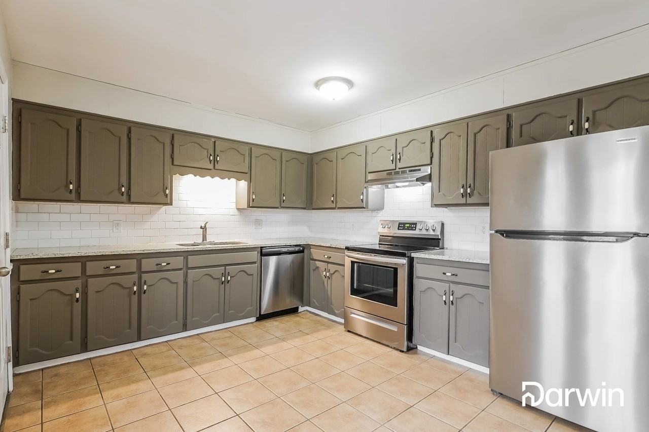 2353 Briarcliff Dr - Photo 2 of 15