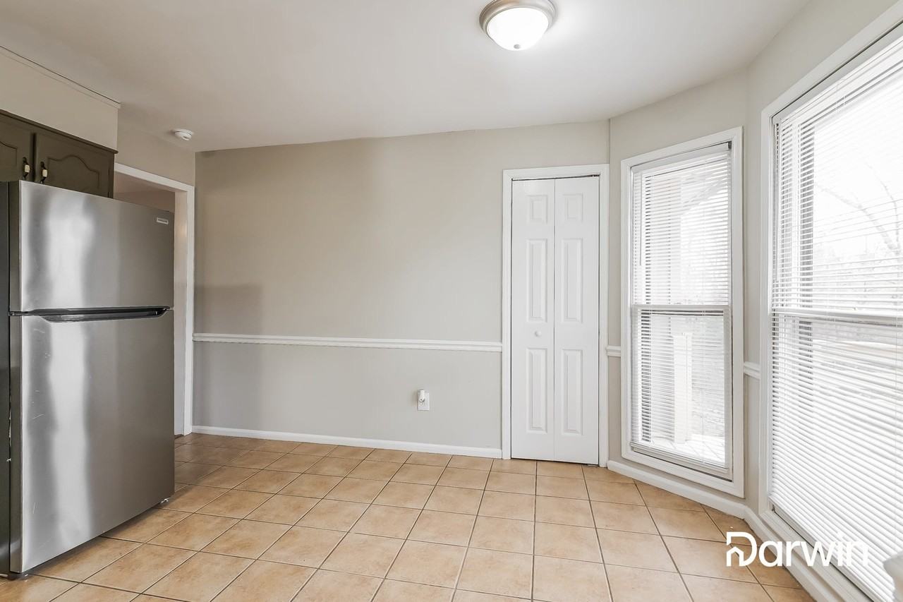 2353 Briarcliff Dr - Photo 3 of 15