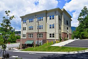 featured image of 475 Blowing Rock Rd