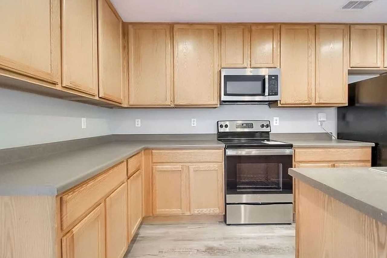 19027 E 57th Pl - Photo 5 of 28