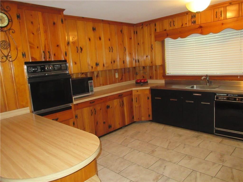 2958 Yorkwood Rd E - Photo 3 of 22