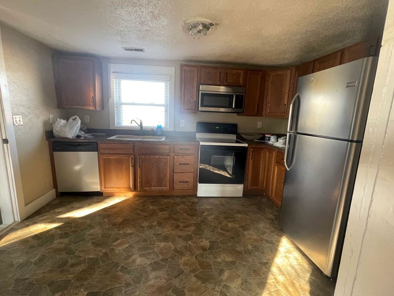 509 S 950 W - Photo 5 of 12