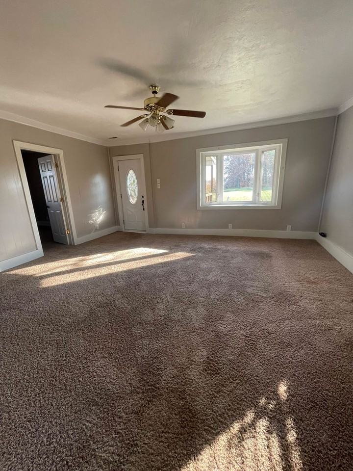 509 S 950 W - Photo 6 of 12