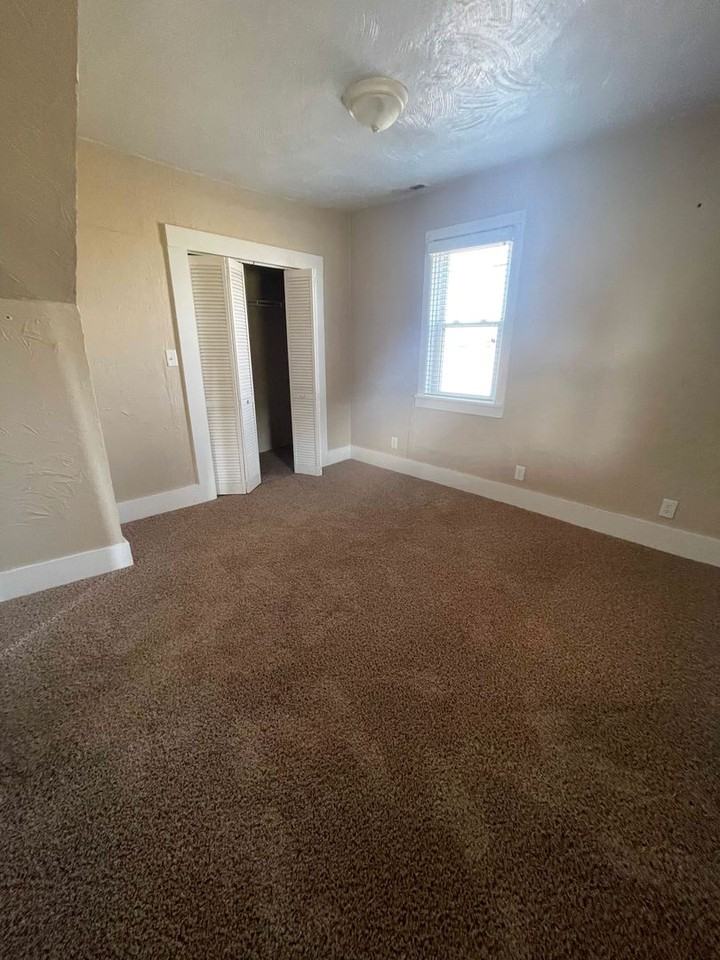 509 S 950 W - Photo 7 of 12