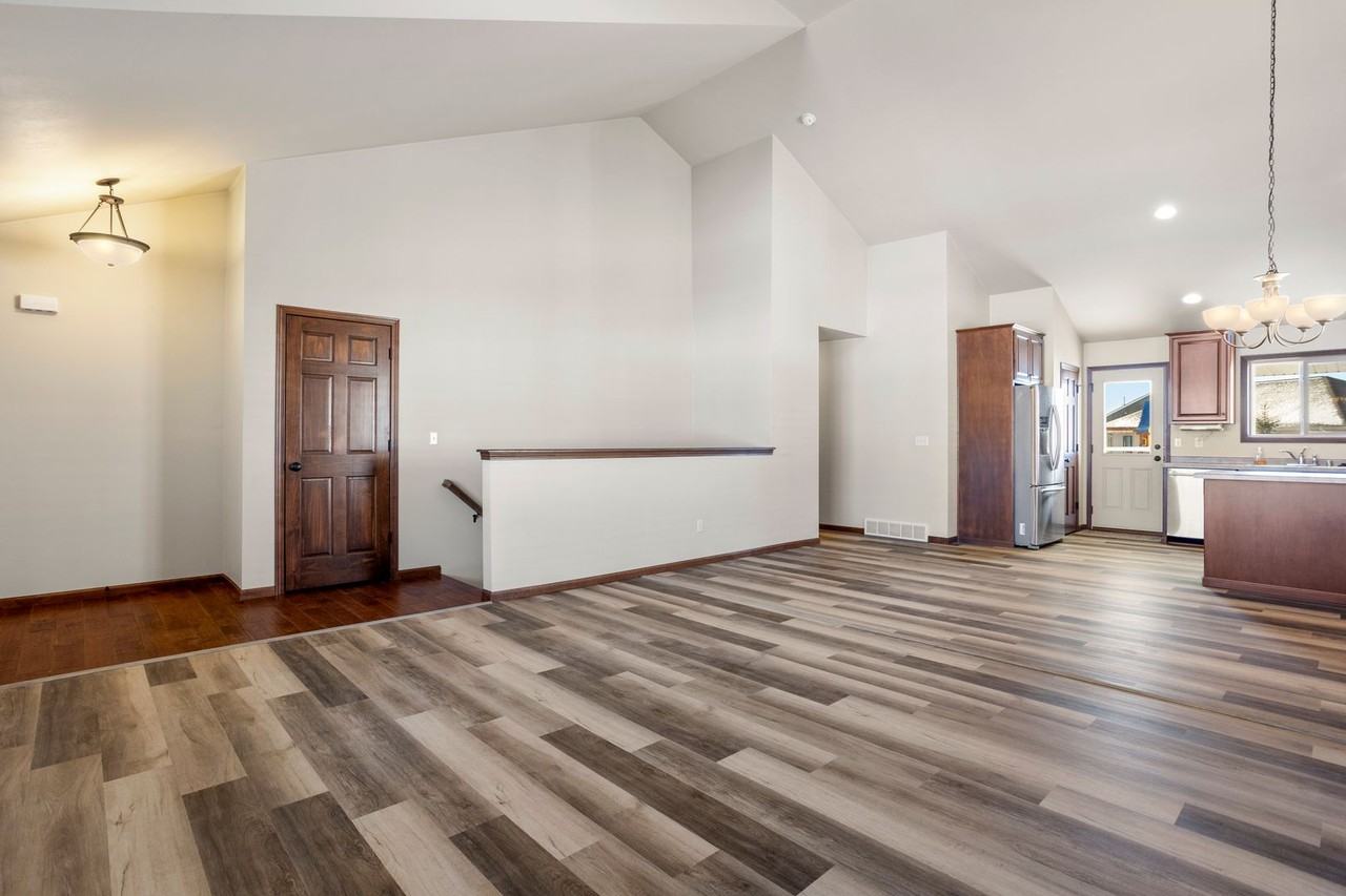 3015 Villa Way - Photo 3 of 24