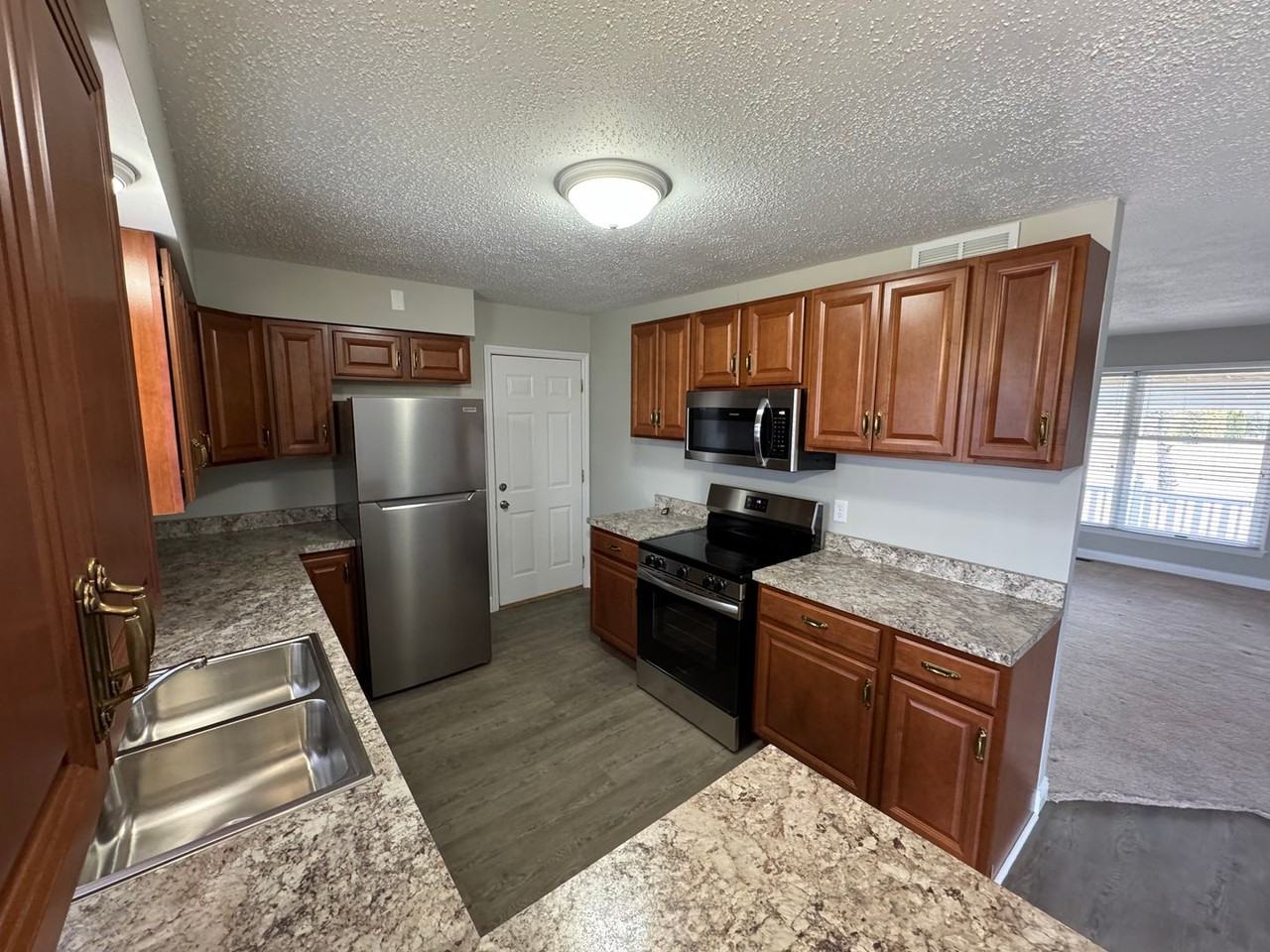 2225 Miami Trl - Photo 2 of 27