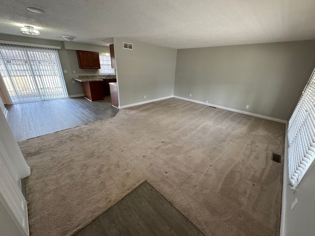 2225 Miami Trl - Photo 5 of 27