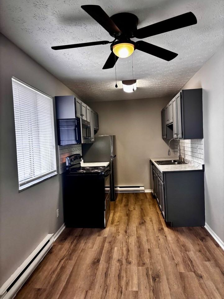 521 S Main St - Photo 4 of 15