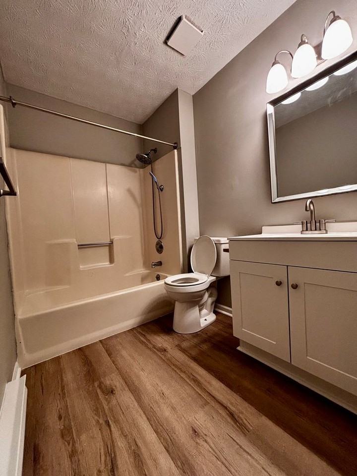 521 S Main St - Photo 7 of 15