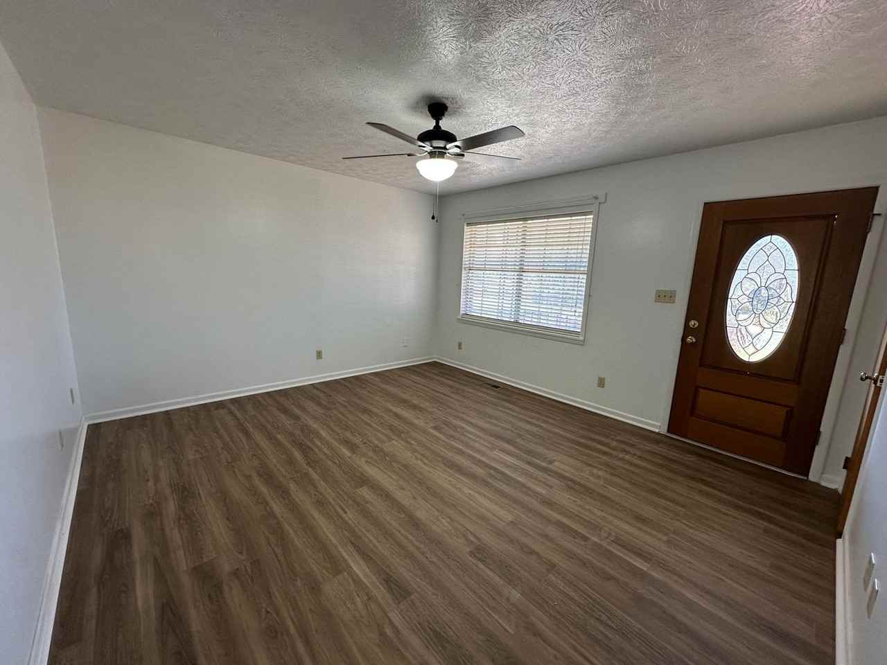 1405 Circle Dr - Photo 6 of 21