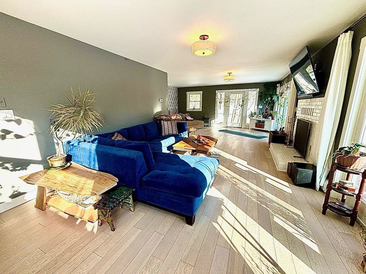 391 Canton Rd - Photo 3 of 38