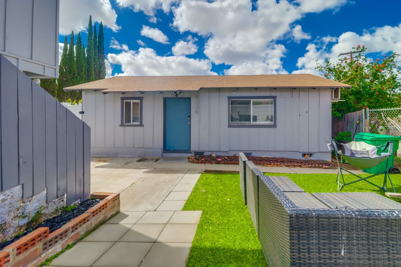 9236 Winter Gardens Boulevard - Photo 6 of 25