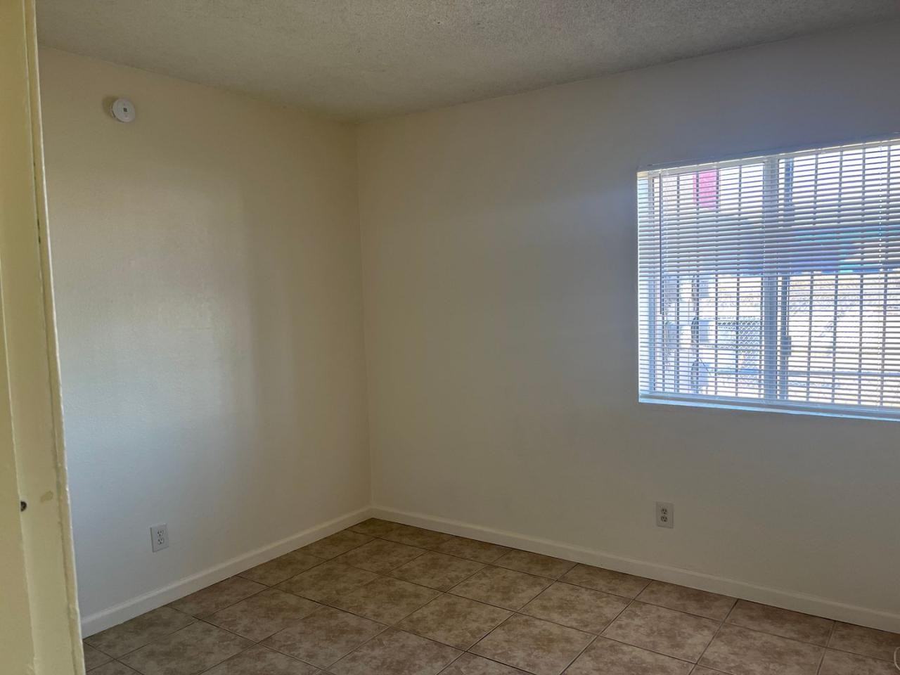 1928 South Montezuma Avenue - Photo 3 of 5